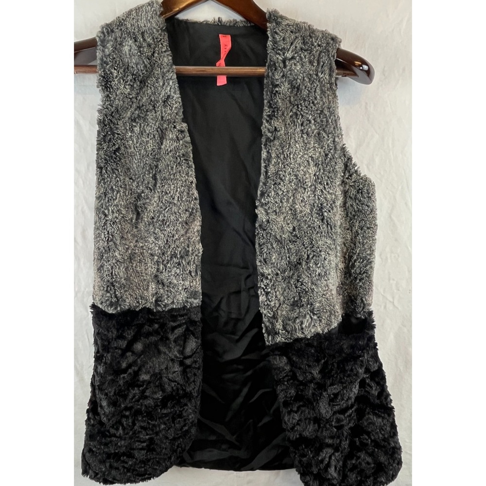 Eight Sixty Gray Black Faux Fur Vest Women XS Textured Soft Lined Made in USA
